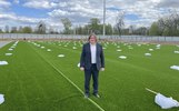 В Ярославле укладывают футбольный газон в Петропавловском парке