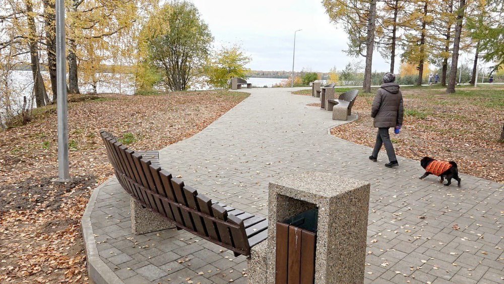 В Угличе в рамках нацпроекта благоустроили парк на набережной реки Волги