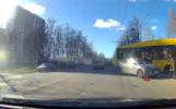 Ну Тутаевском шоссе Ярославля столкнулись легковушка и автобус