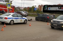 В Ярославле возле «Глобуса» столкнулись две машины: есть пострадавшие
