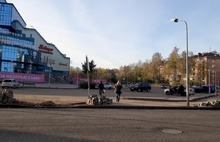 В Ярославле у «Фараона» разобрали плитку перед пешеходным переходом