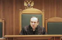Заместитель мэра Ярославля Евгений Розанов остается под стражей. Фото с суда