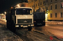 С центральных магистралей Ярославля за прошедшие выходные вывезен весь снег. Фоторепортаж
