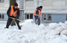 С улиц Ярославля за минувшие сутки вывезено 3800 кубометров снега. Фоторепортаж