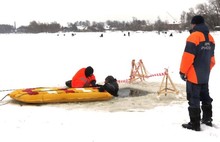 Поисково-спасательные службы Ярославской области проводят тренировки по спасению людей на льду Которосли