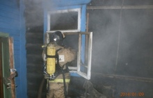 В Ярославской области пожарные спасли человека из горящего дома