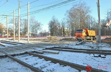 В Ярославле начались работы по устройству временного разворотного кольца трамвая. Фоторепортаж