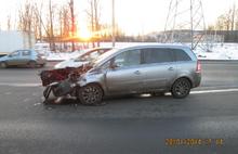 В Ярославле автоледи на иномарке протаранила троллейбус - пострадал подросток