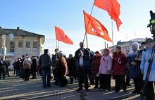В Угличе Ярославской области прошел митинг в поддержку Украины. С фото