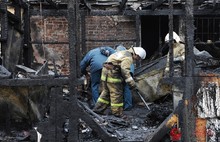 Пожарные Ярославля рассматривают версию поджога пиццерии «Тарелка». Фоторепортаж