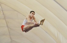 В Ярославле проходит кубок России по прыжкам на батуте, акробатической дорожке и двойному мини-трампу. Фоторепортаж