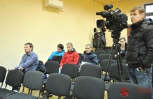 С фанатами ФК «Шинник» Ярославля полиция и руководство клуба провело разъяснительную беседу о поведении на футбольных матчах. С фото