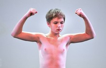 Ярославские худенькие дети мечтают превратиться в гору мышц. Фоторепортаж