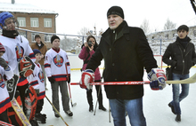 В детский дом музыкально-художественного воспитания  в Ярославле приехал прославленный хоккеист Андрей Коваленко