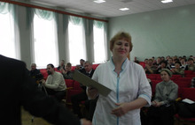 В поселке Борисоглебский Ярославской области наградили пожарных, гинеколога и акушеров