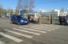 В Рыбинске на пешеходном переходе перевернулась иномарка