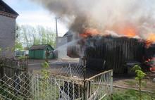 В Пошехонье сгорели пять хозяйственных построек