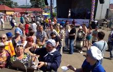 Участники кулинарного конкурса в Ростове съели 700 литров ухи