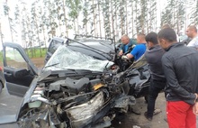 В Некрасовском районе лесовоз смял два легковых автомобиля