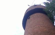 В Ярославле обрушились кирпичи на неэксплуатируемой водонапорной башне