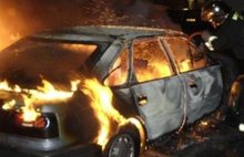 В Ярославле две машины сгорели ночью прямо на станции техобслуживания