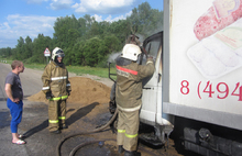 В Ярославском районе прямо на трассе загорелся грузовик