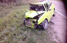 На автодороге Углич-Ростов при лобовом столкновении двух машин пострадали пять мужчин