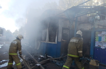 В Ярославле горит продовольственный магазин
