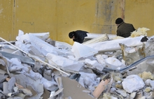 Разрушенные магазины в центре Ярославля продолжают уродовать центр города. Фоторепортаж