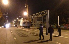 Незаконные рекламные конструкции в Ярославле демонтируют и по ночам