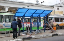 В Ярославле устанавливают навесы на остановках общественного транспорта