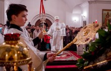 Сергей Ястребов принял участие в пасхальной службе в Успенском кафедральном соборе