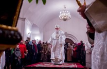 Сергей Ястребов принял участие в пасхальной службе в Успенском кафедральном соборе