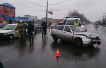 В Рыбинске водитель без прав протаранил два такси