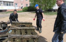 В Заволжском районе Ярославля жители очистили пруд