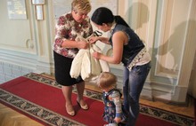 В мэрии Ярославля торжественно вручили благотворительную помощь многодетным и малообеспеченным семьям