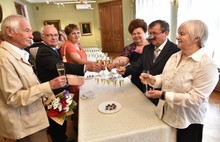 Сергей Ястребов поздравил лучшие семейные пары области с Днем любви и верности