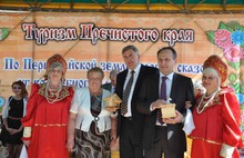 Губернатор Сергей Ястребов поздравил жителей Пречистого с Днем поселка