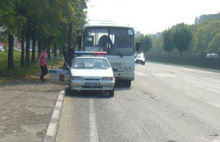 В Ярославле водитель маршрутки зажал дверью сумку матери с ребенком на руках