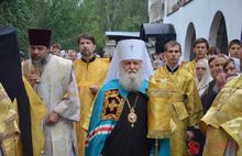 Крестный ход в честь 400-летия Кирилло-Афанасьевского монастыря в Ярославле объединил священство, мирян и военнослужащих