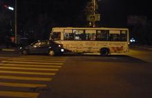 В Ярославле пьяный водитель без прав на иномарке столкнулся с автобусом