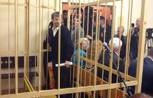 Обвиняемые Евгений Урлашов, Алексей Лопатин и Дмитрий Донсков доставлены в зал Кировского суда Ярославля