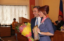 Жительницу Ярославля наградили за помощь коллеге в возвращении на Родину