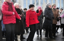 В Ярославле на Советской площади станцевали буги-вуги. Фоторепортаж