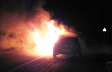 В Ярославской области иномарка сгорела прямо на дороге