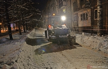 Ярославль чистят от снега ночью: убирайте свои машины!