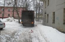 В Ярославле школьница получила ушиб от мусоровоза