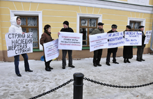 Борцы за сохранение исторического наследия Ярославля собрались то ли на пикет, то ли на санкционированный митинг