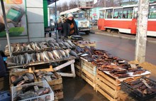 Около рынка Ленинского района прошел рейд по несанкционированной уличной торговле
