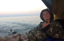 Двое ярославцев на плоту плывут к Каспийскому морю